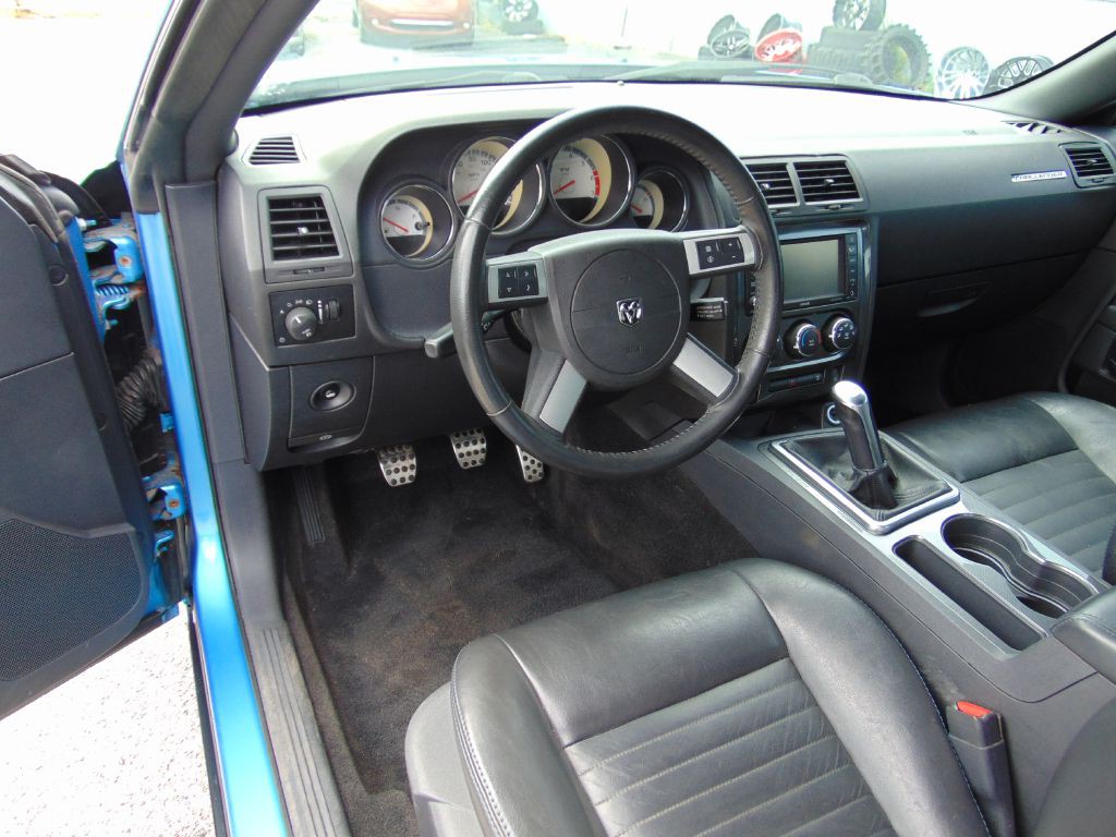 2009 Dodge Challenger Image 16