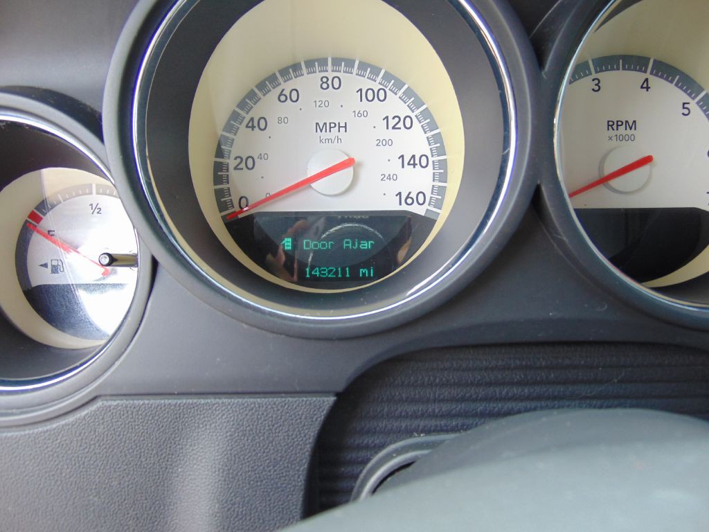 2009 Dodge Challenger Image 17
