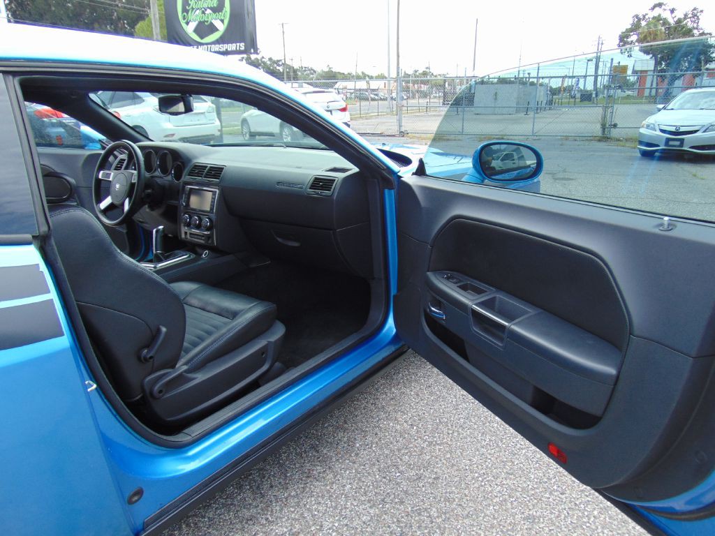 2009 Dodge Challenger Image 19