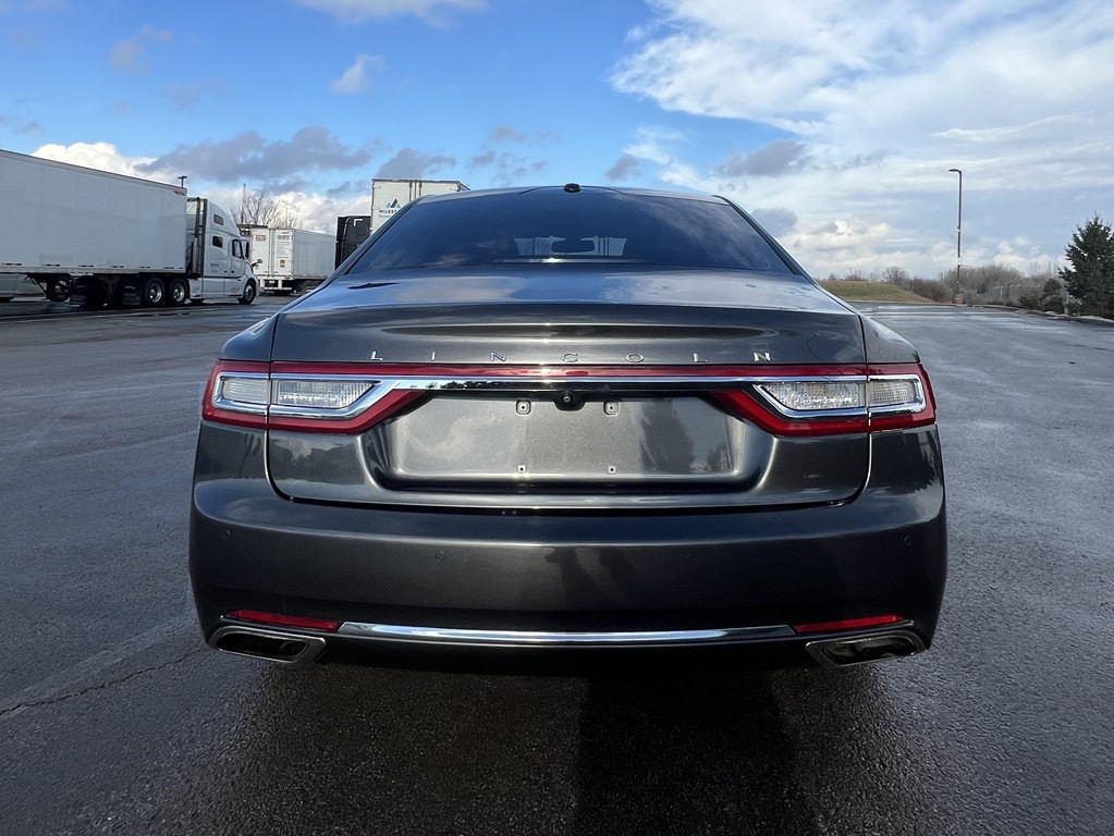 2017 Lincoln Continental Image 4