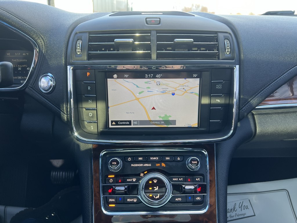 2017 Lincoln Continental Image 18