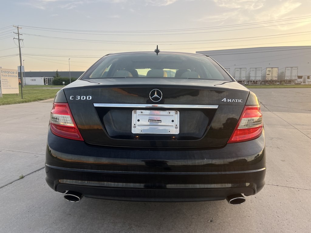 2009 Mercedes-Benz C-Class Image 4