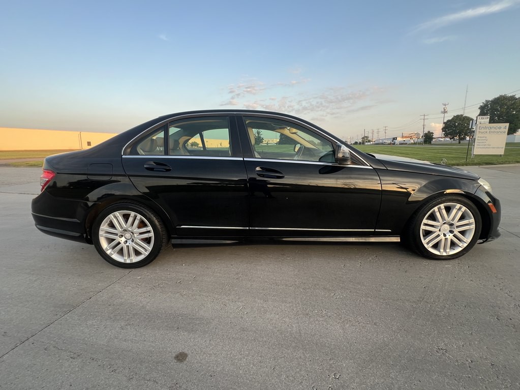 2009 Mercedes-Benz C-Class Image 6
