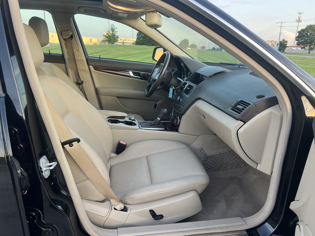 2009 Mercedes-Benz C-Class Image 11