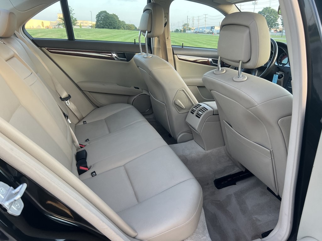 2009 Mercedes-Benz C-Class Image 13