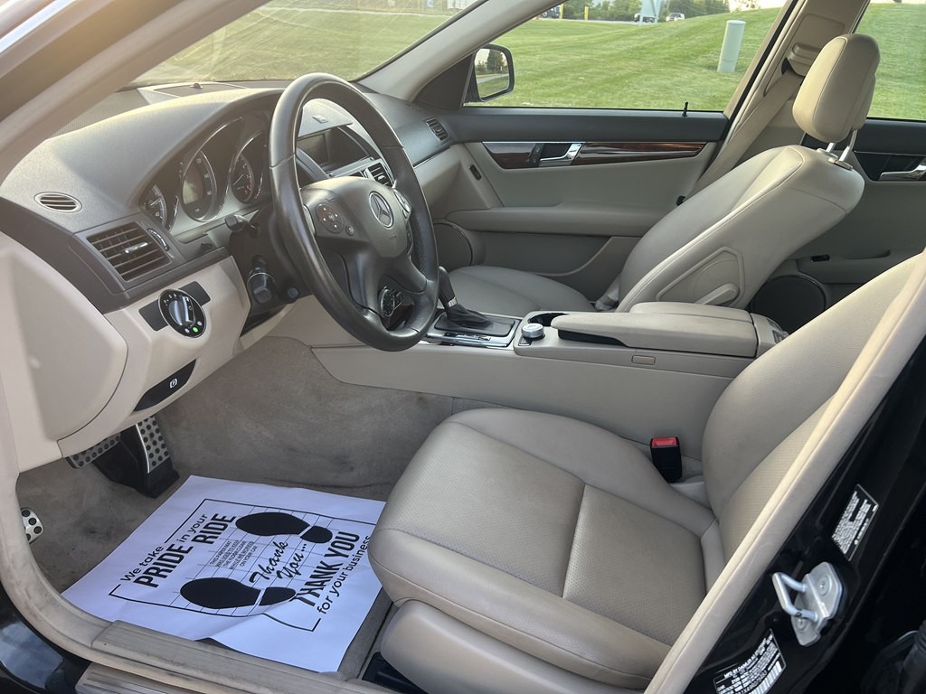 2009 Mercedes-Benz C-Class Image 17