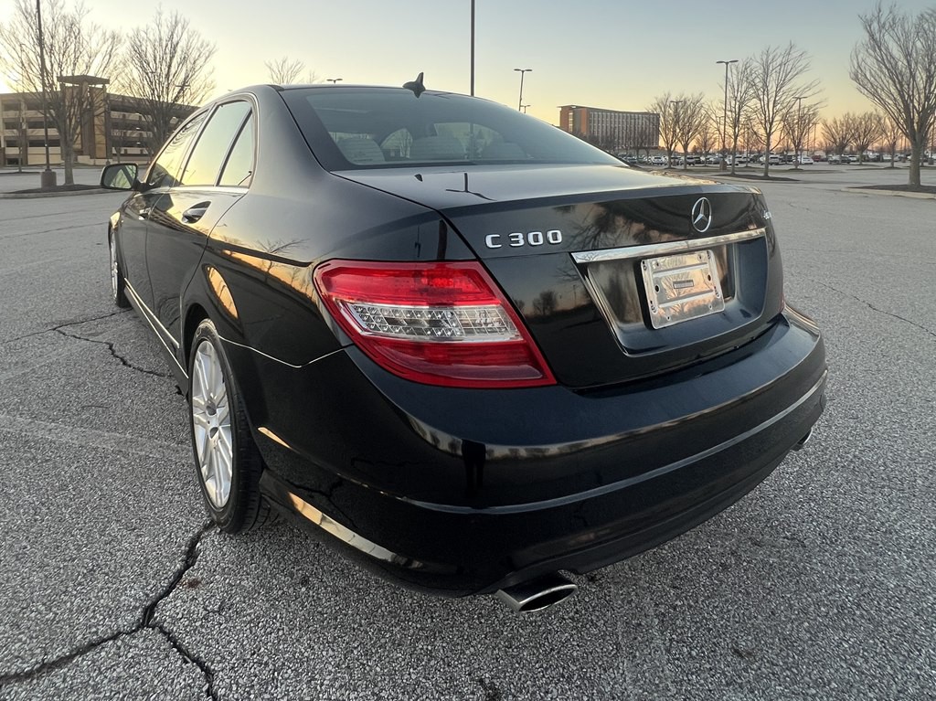 2009 Mercedes-Benz C-Class Image 3