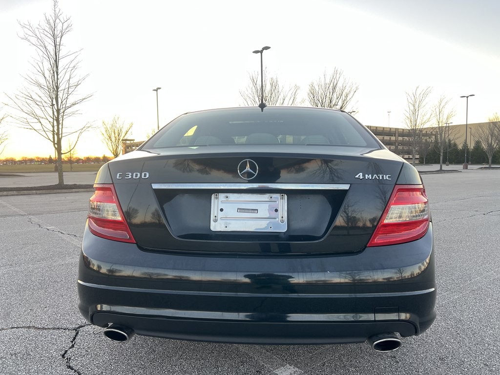 2009 Mercedes-Benz C-Class Image 4