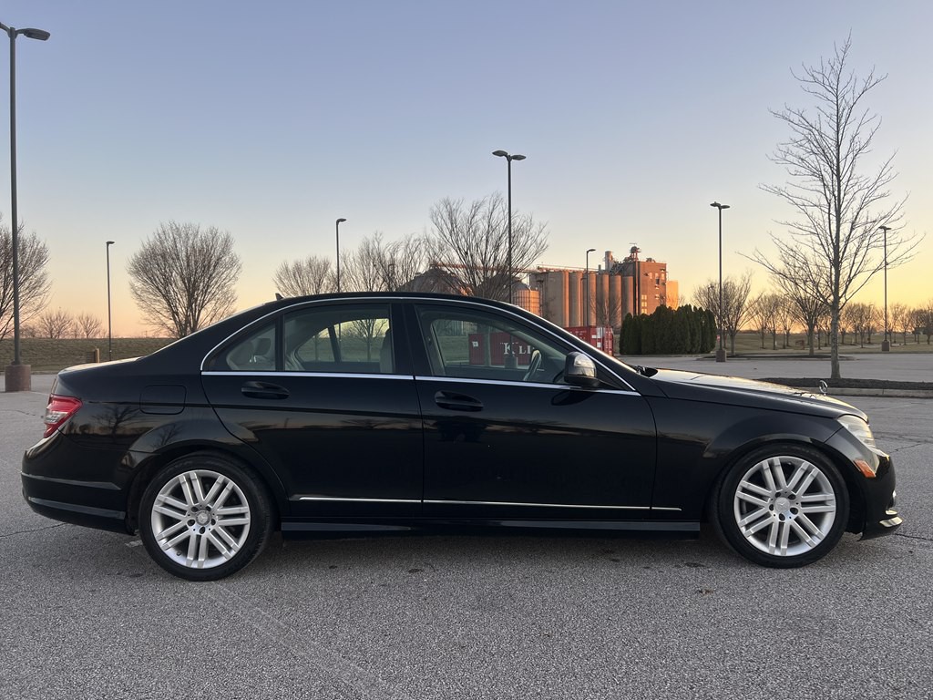 2009 Mercedes-Benz C-Class Image 6