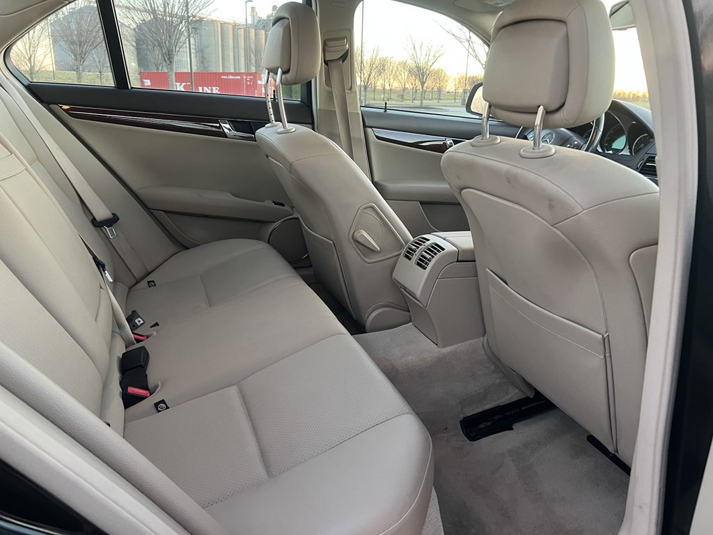 2009 Mercedes-Benz C-Class Image 13