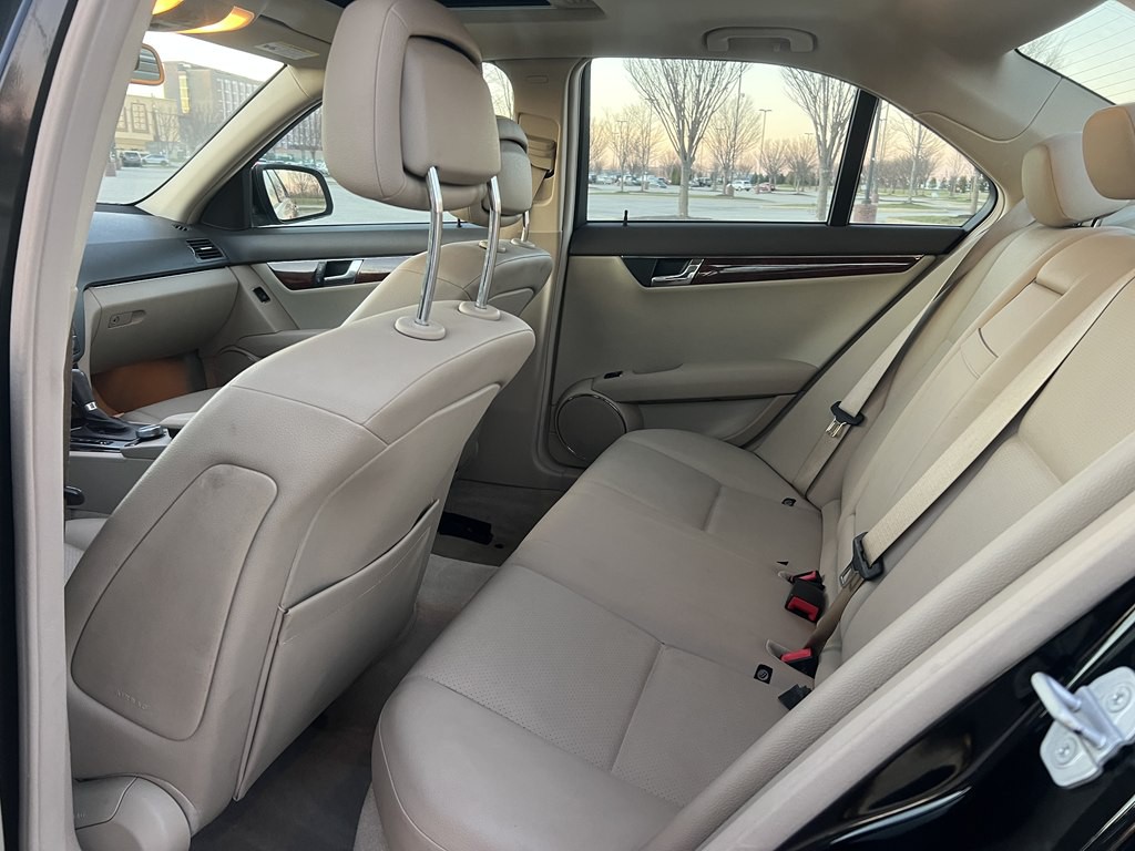 2009 Mercedes-Benz C-Class Image 15
