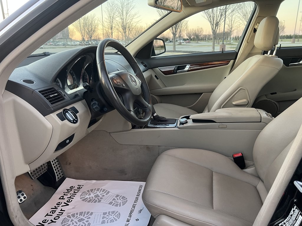 2009 Mercedes-Benz C-Class Image 17