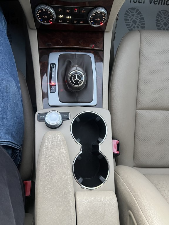 2009 Mercedes-Benz C-Class Image 18