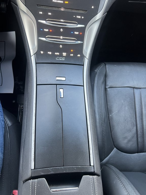 2013 Lincoln MKZ Image 20