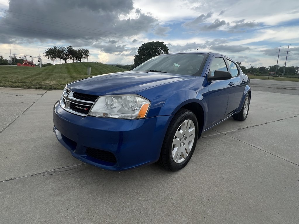 2014 Dodge Avenger Image 1