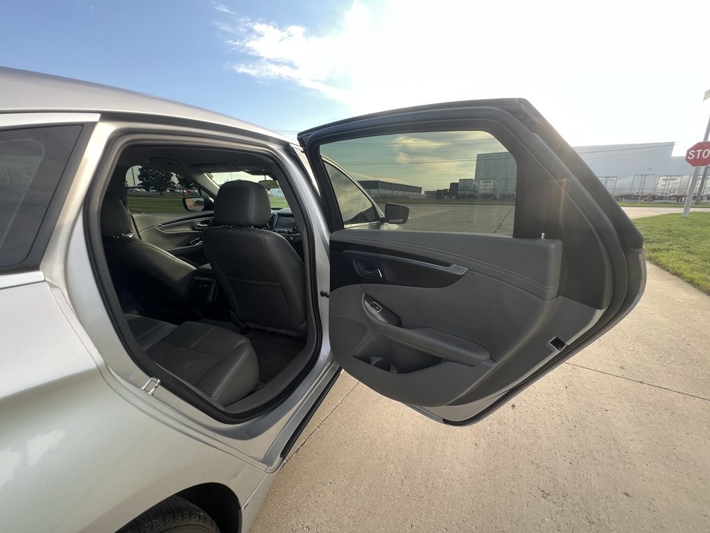 2018 Chevrolet Impala Image 12