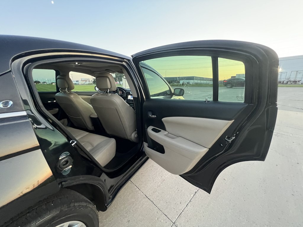 2012 Chrysler 200 Image 11