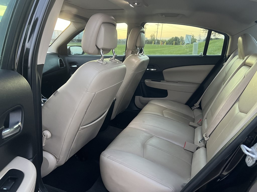 2012 Chrysler 200 Image 14