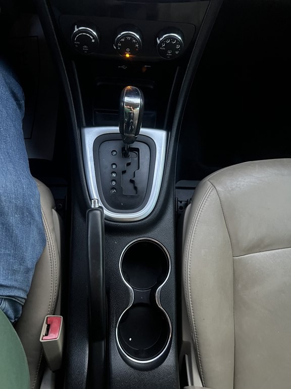 2012 Chrysler 200 Image 18