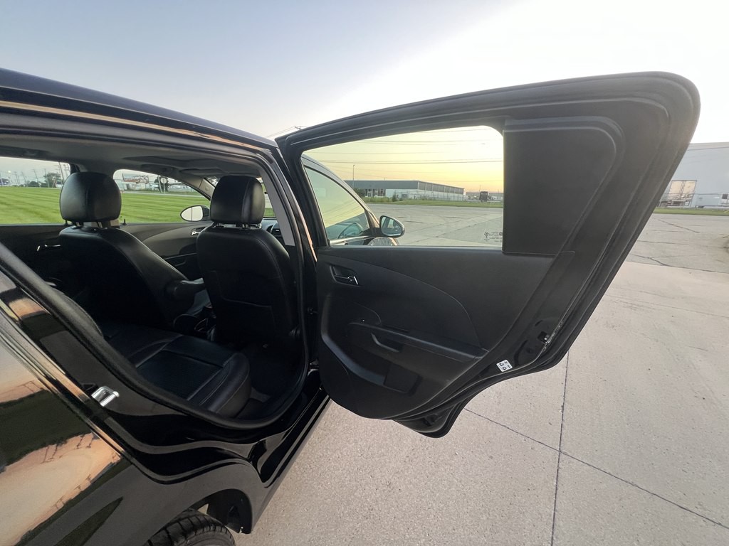2016 Chevrolet Sonic Image 12