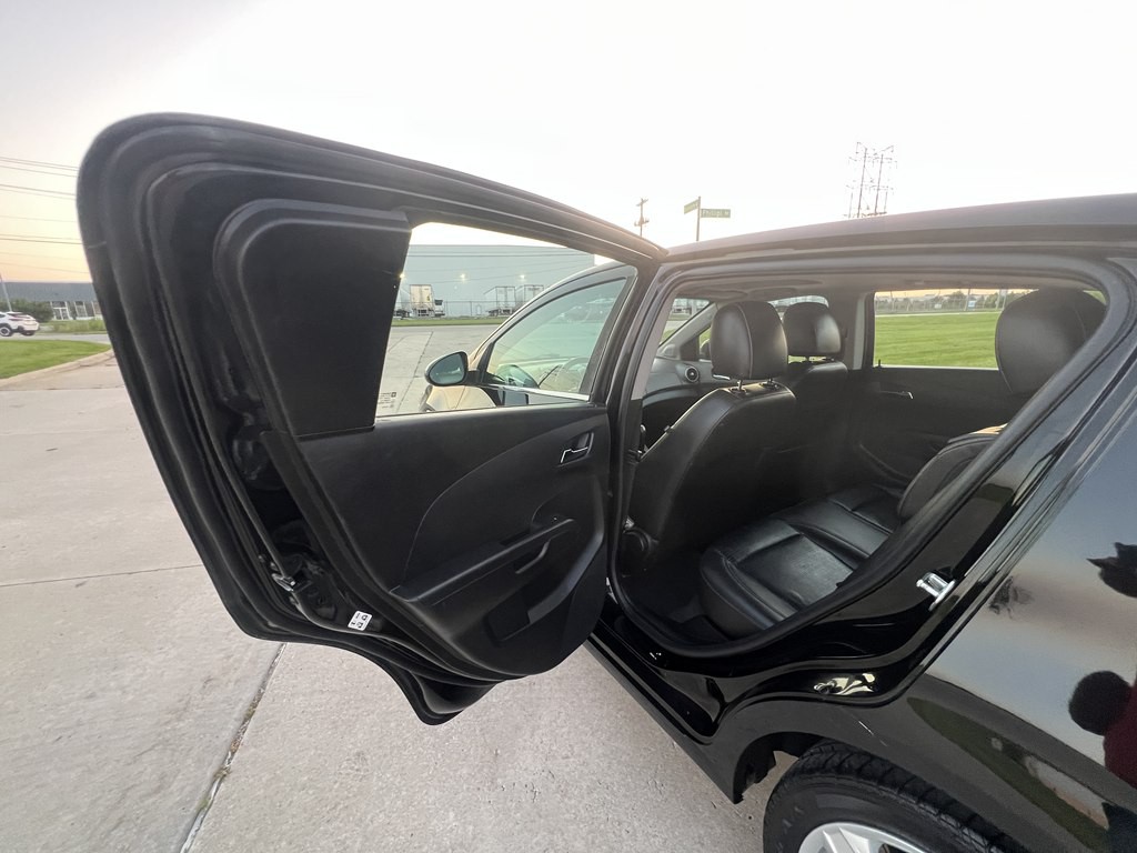 2016 Chevrolet Sonic Image 14