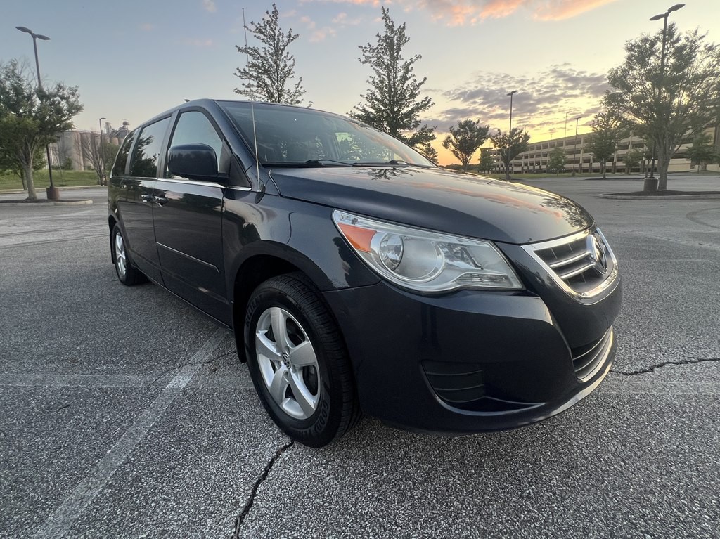 2009 Volkswagen Routan Image 7