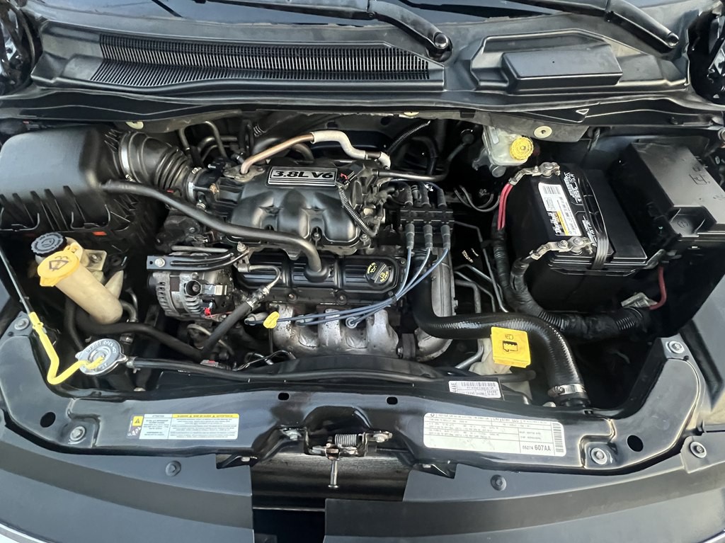 2009 Volkswagen Routan Image 9