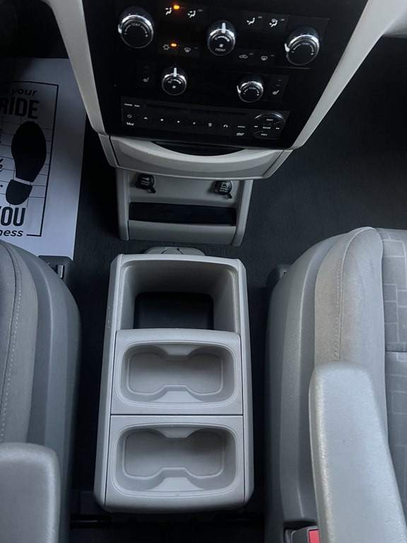 2009 Volkswagen Routan Image 19