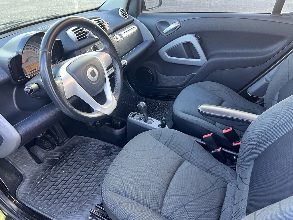2012 smart fortwo Image 12