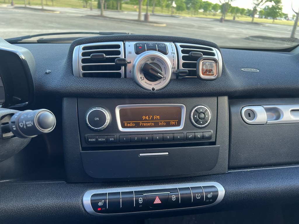 2012 smart fortwo Image 15