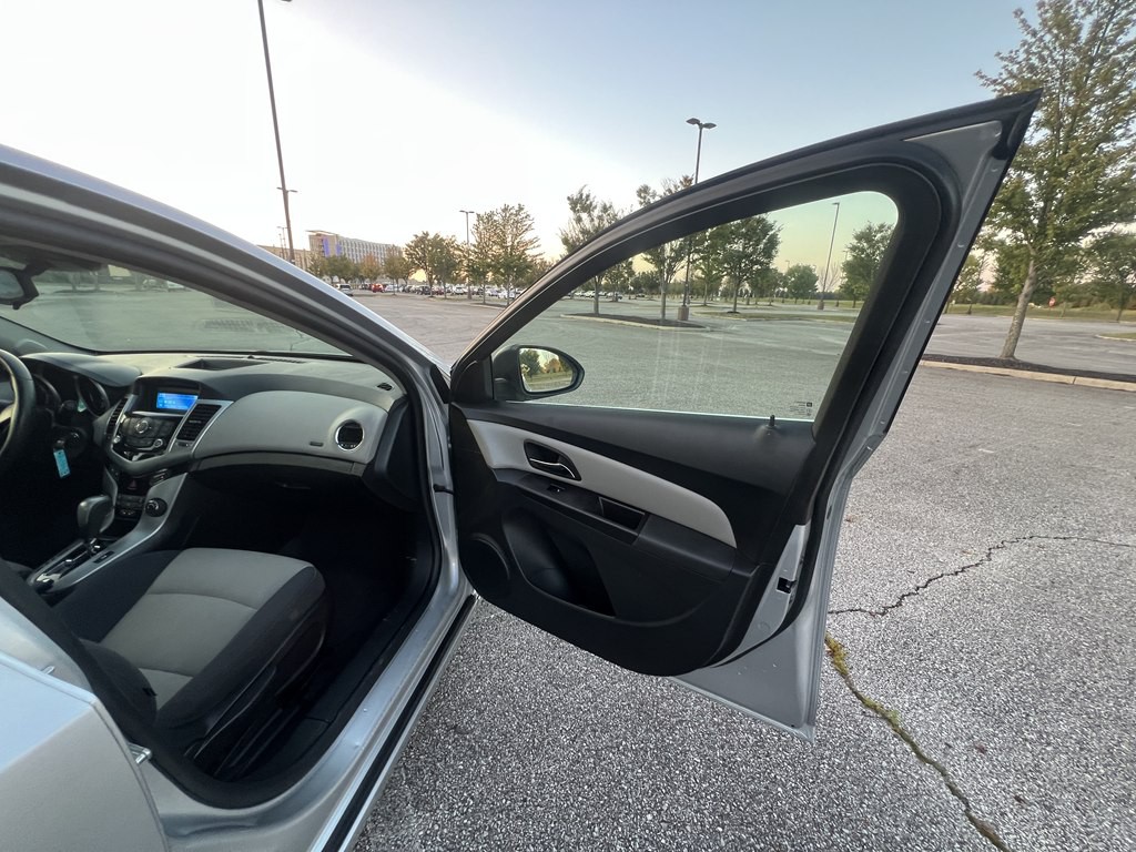 2012 Chevrolet Cruze Image 10