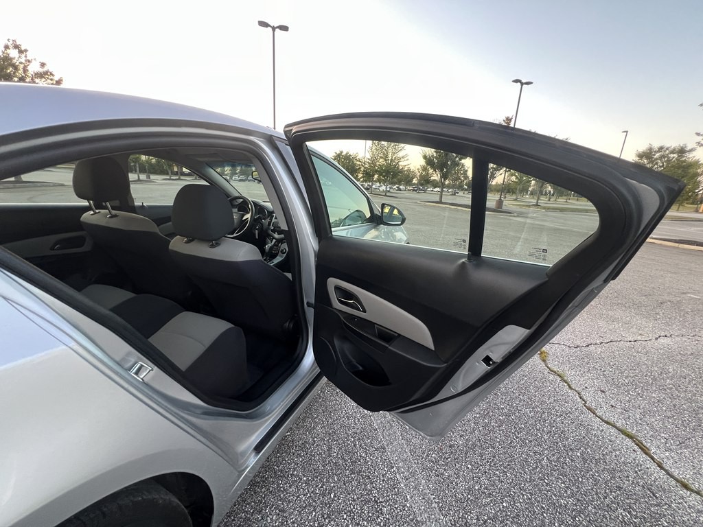 2012 Chevrolet Cruze Image 12