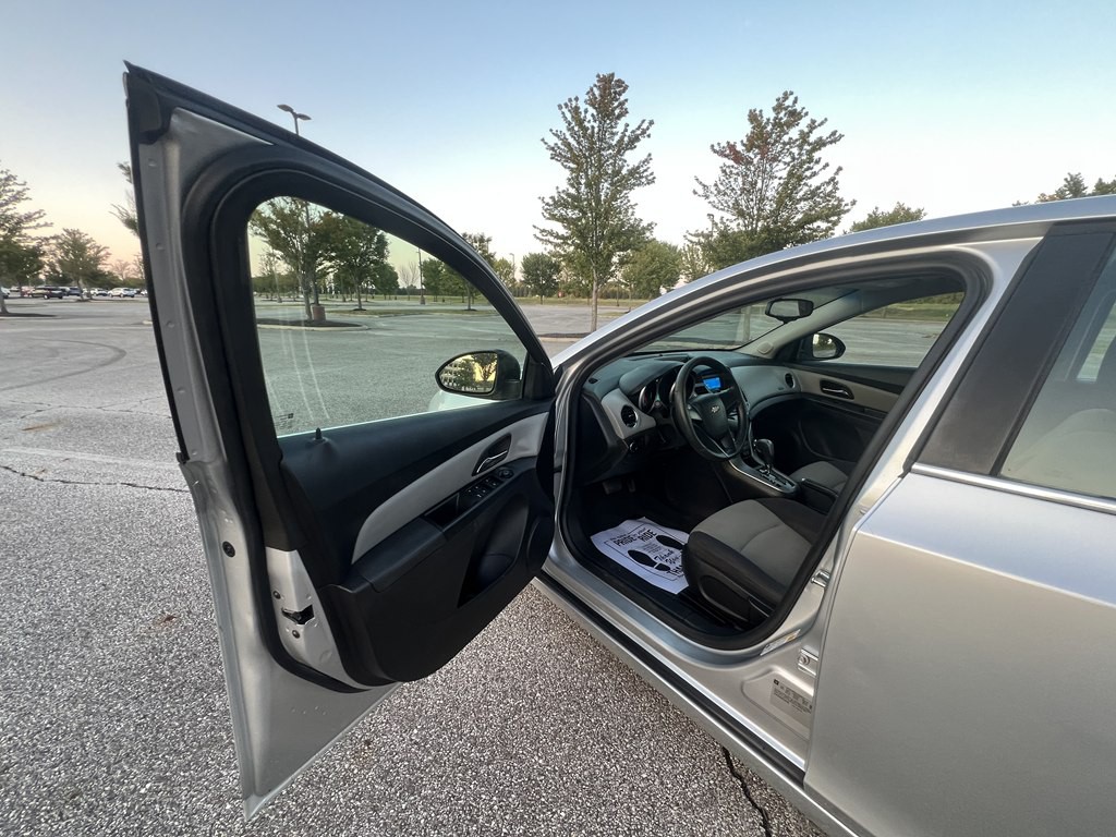 2012 Chevrolet Cruze Image 16