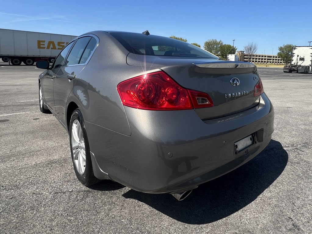 2013 INFINITI G37 Image 3