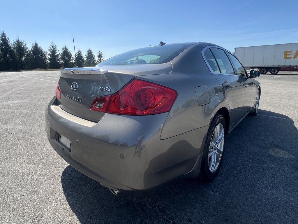 2013 INFINITI G37 Image 5