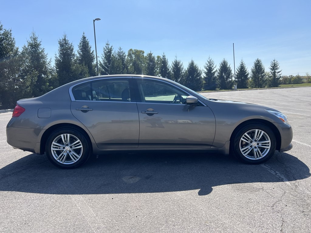 2013 INFINITI G37 Image 6