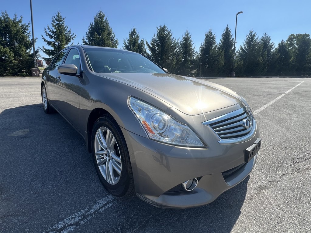 2013 INFINITI G37 Image 7