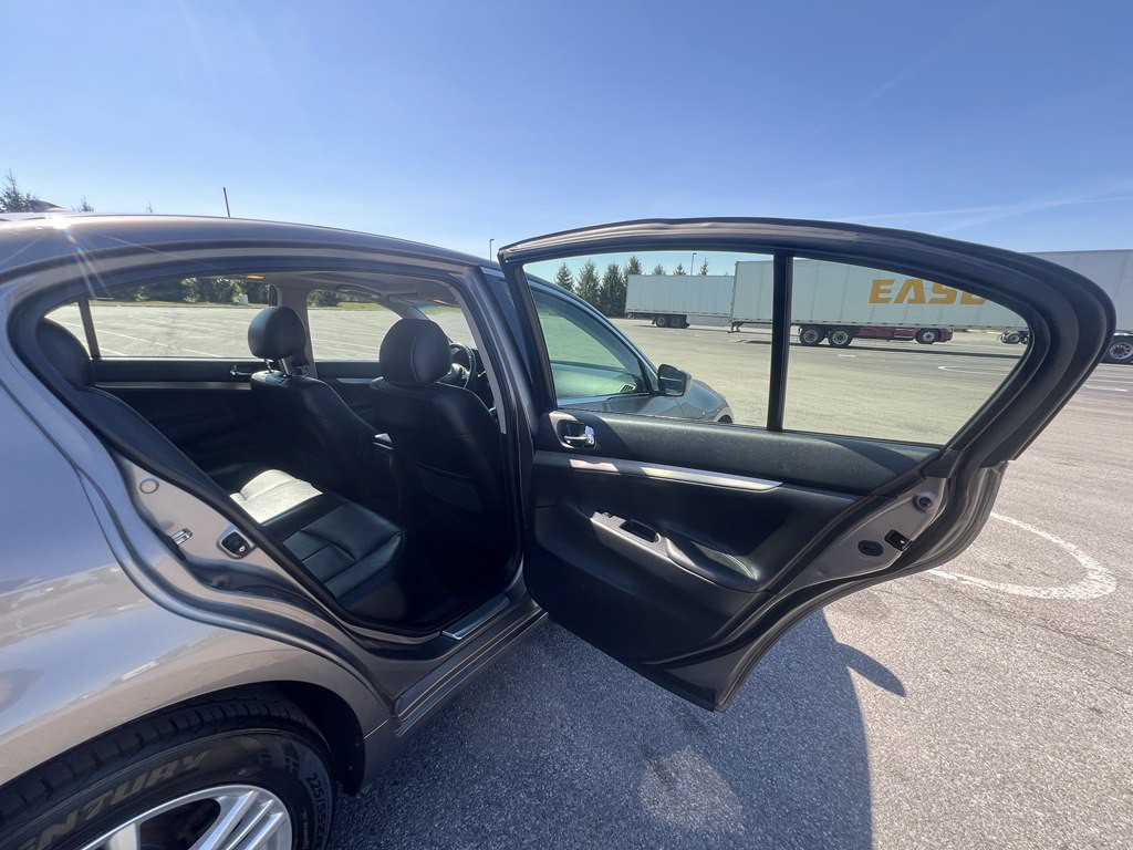 2013 INFINITI G37 Image 12