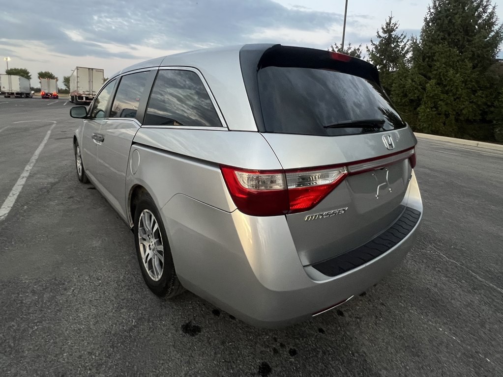 2012 Honda Odyssey Image 3