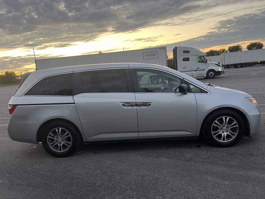 2012 Honda Odyssey Image 6