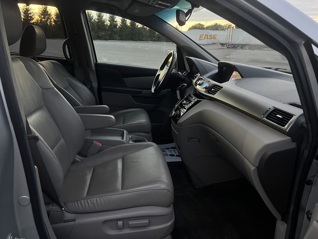 2012 Honda Odyssey Image 11