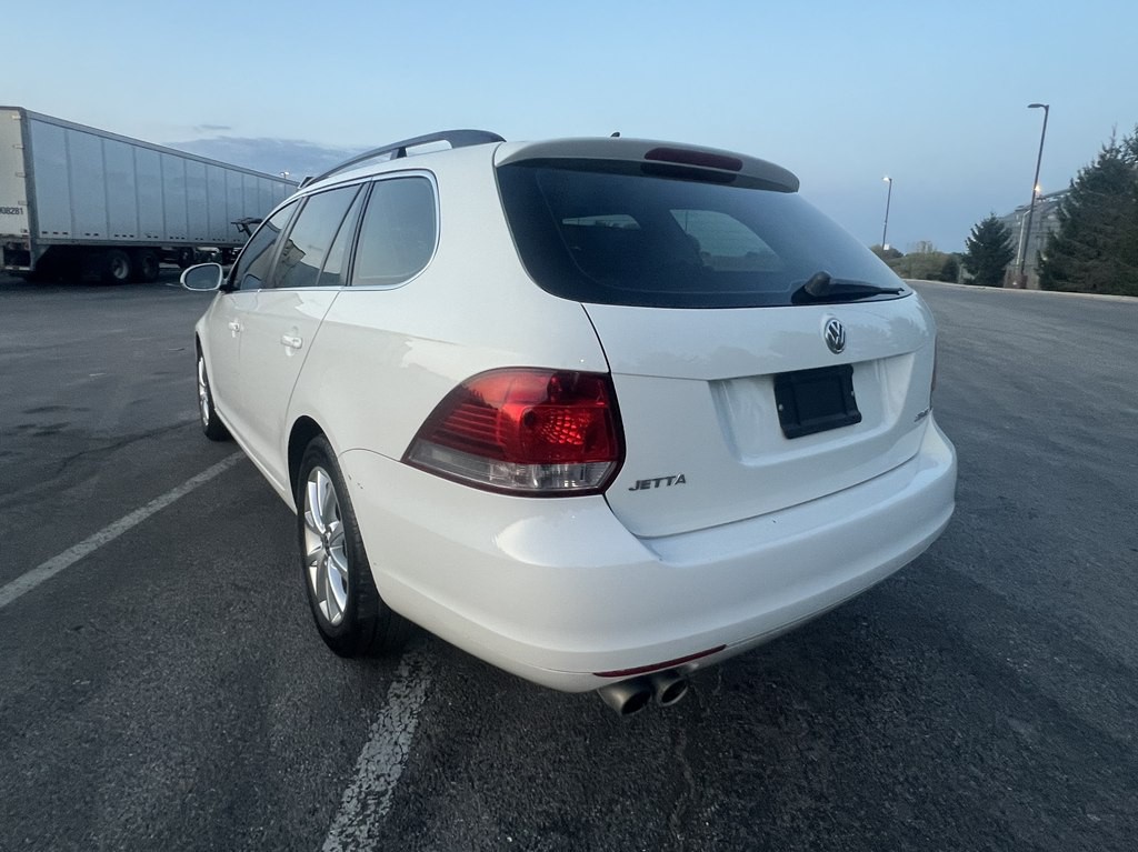 2012 Volkswagen Jetta Image 3