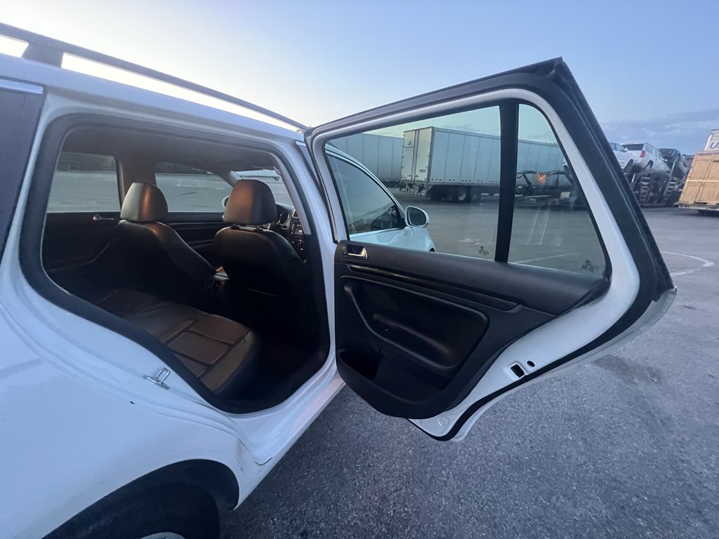2012 Volkswagen Jetta Image 12