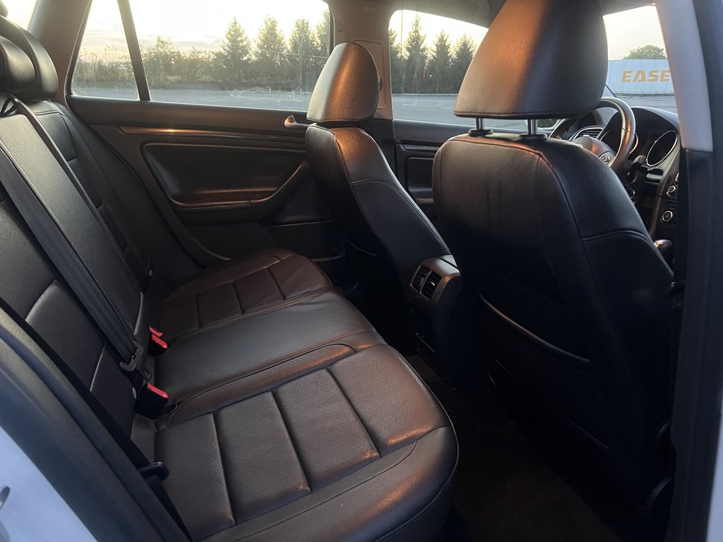 2012 Volkswagen Jetta Image 13