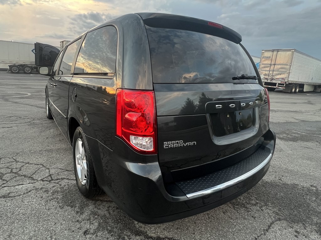2011 Dodge Grand Caravan Image 3