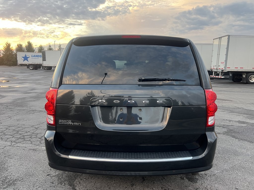 2011 Dodge Grand Caravan Image 4