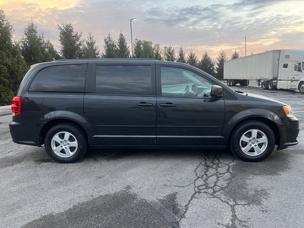 2011 Dodge Grand Caravan Image 6