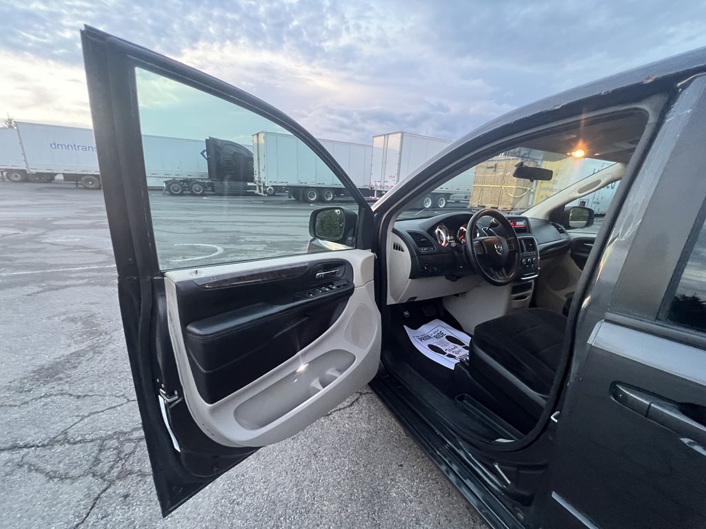 2011 Dodge Grand Caravan Image 16