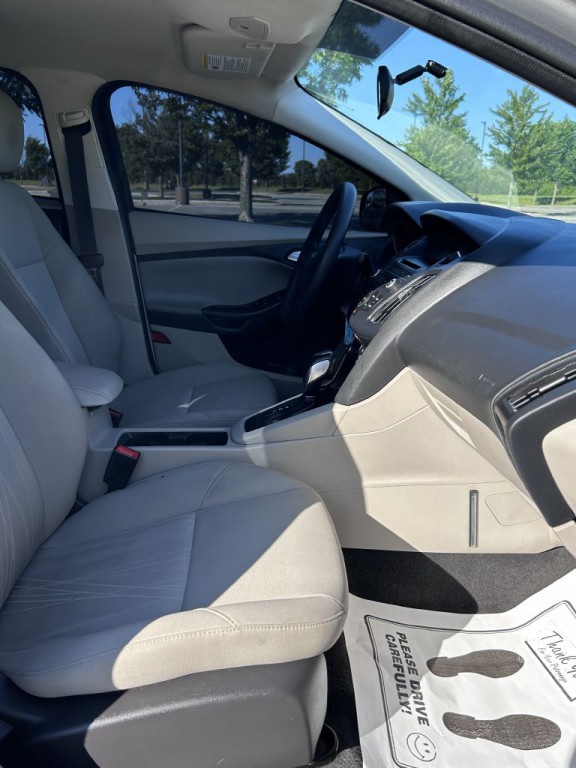 2016 Ford Focus Image 11