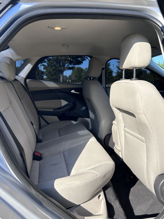 2016 Ford Focus Image 13